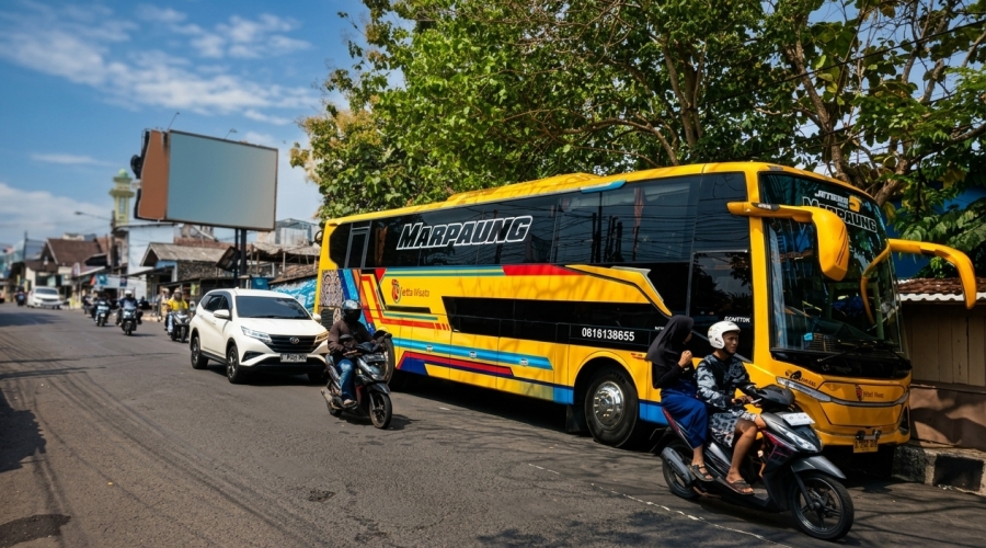 Lepas Penat dari Cubicle: Sewa Big Bus 50 Seats JB5 Bus Marpaung untuk Gathering Kantor ke Sukabumi